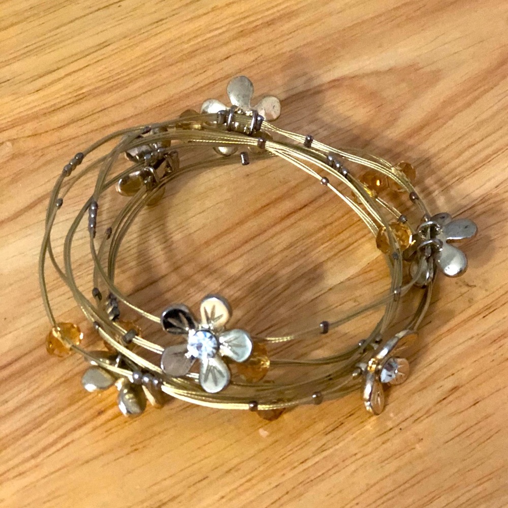 Gold flower bracelet set